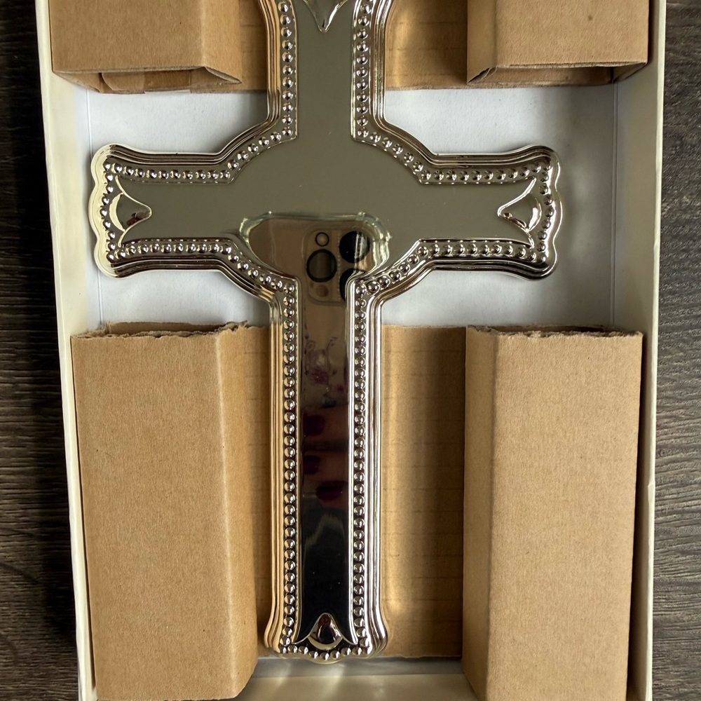 Hallmark Silver Plated Reflective Wall Cross - Picture 3 of 6